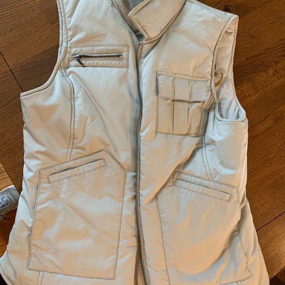 Reversible Puffer Vest w/cool artisan scroll print (Size M slim fit) - Picture 2 of 4